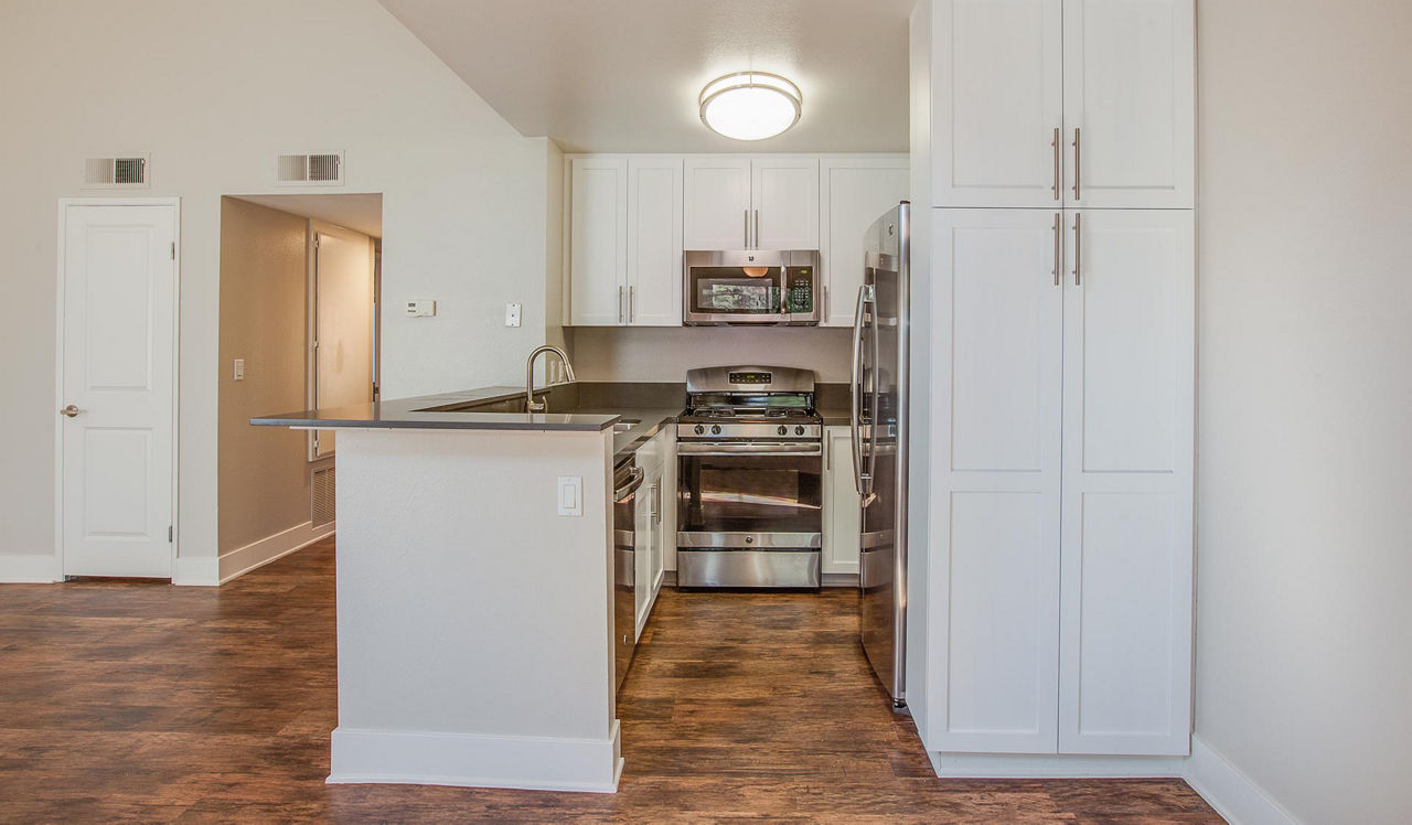 Malibu Canyon Apartments - Calabasas, CA - Kitchen 