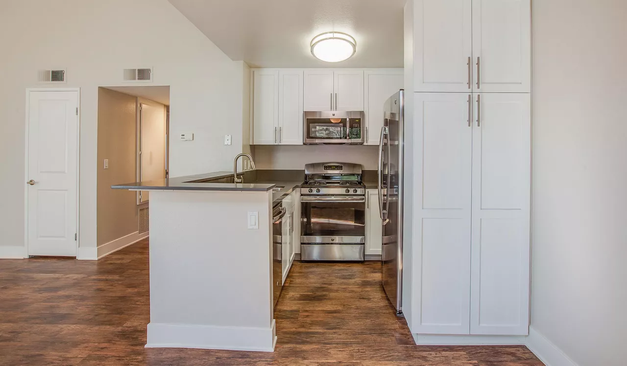 Malibu Canyon Apartments - Calabasas, CA - Kitchen 