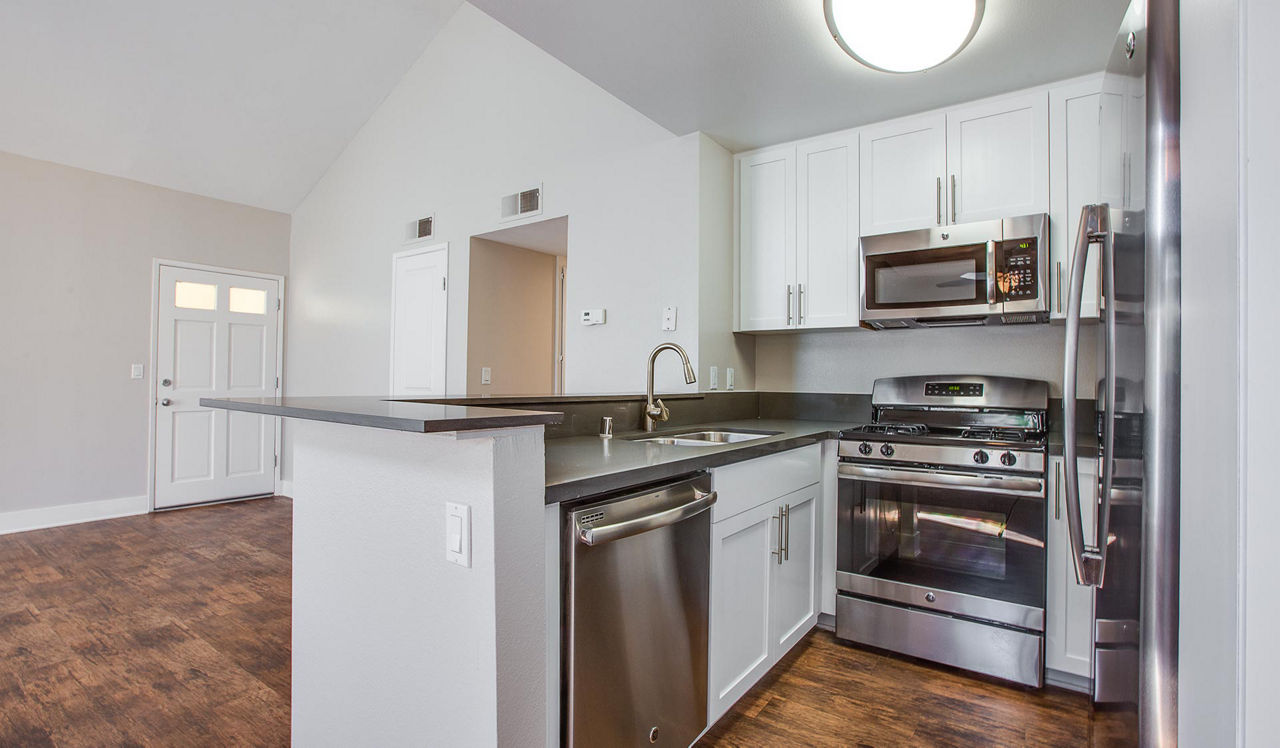 Malibu Canyon - Calabasas, CA - Kitchen