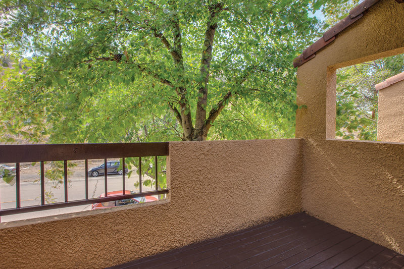 Malibu Canyon Apartments - Calabasas, CA - Balcony