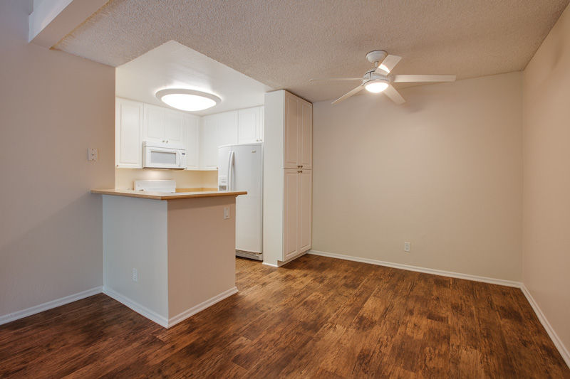 Malibu Canyon Apartments - Calabasas, CA - Dining Room