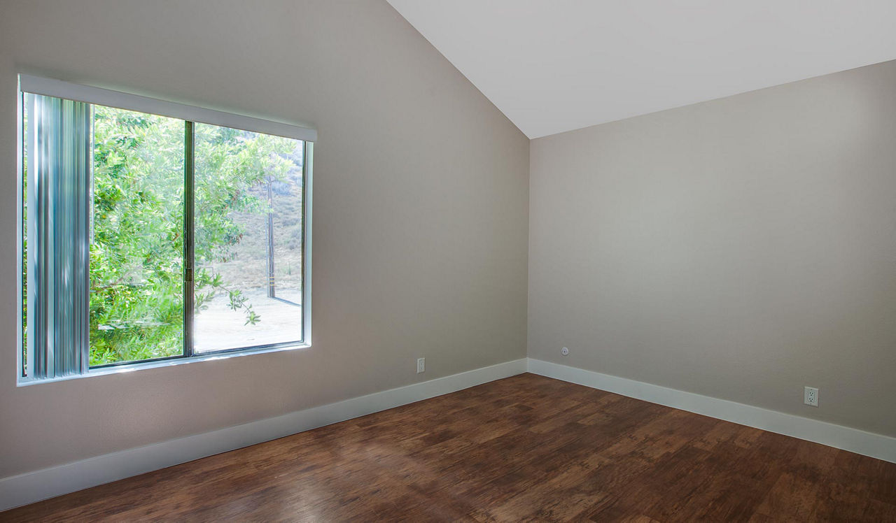 Malibu Canyon Apartments - Calabasas, CA - bedroom