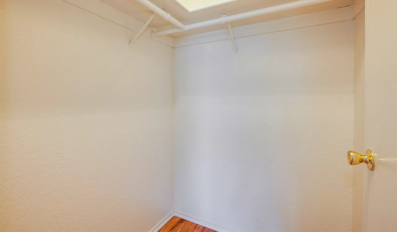 Mariners Cove Apartments - San Diego, CA - Closet