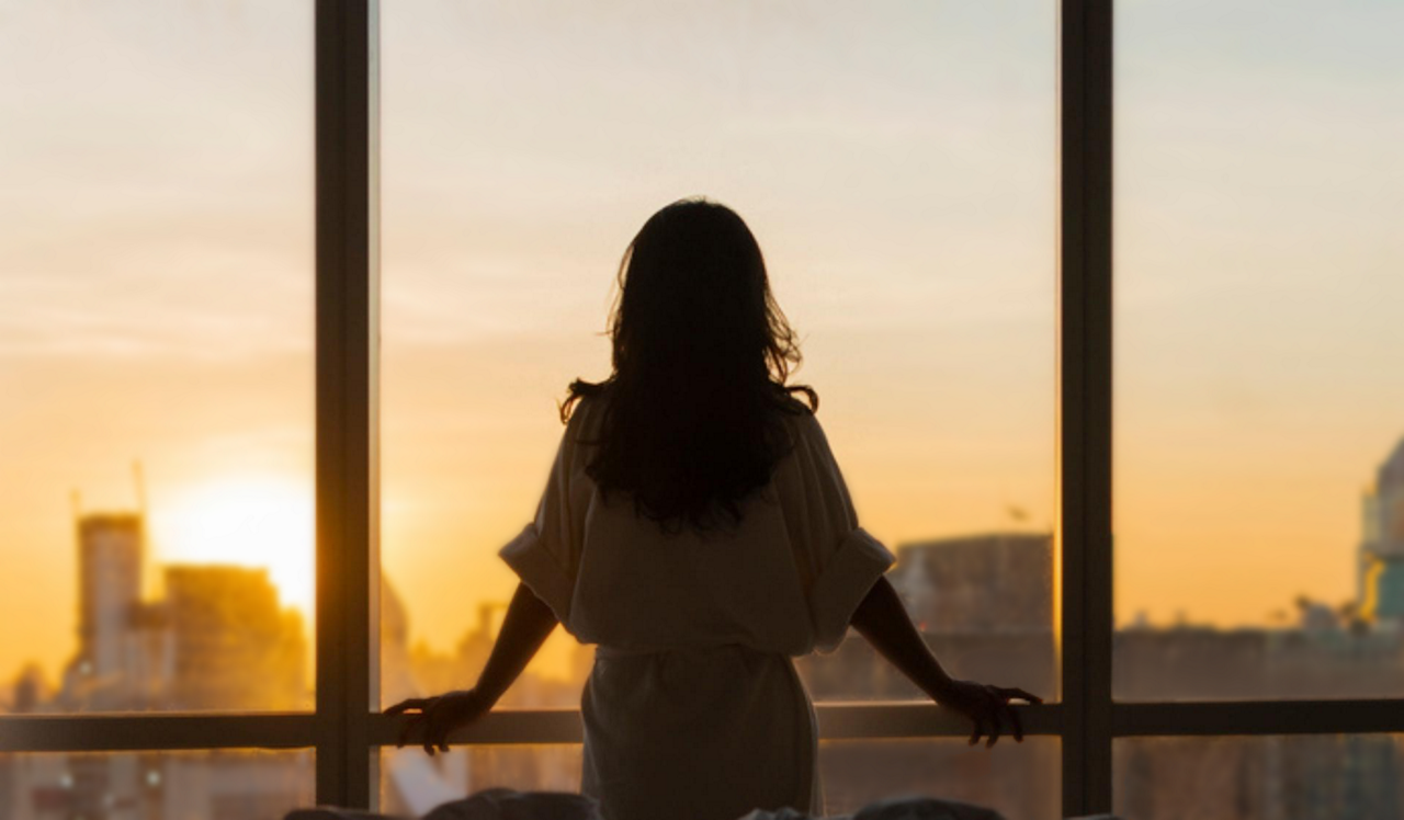 MEZZO | BUCKHEAD, ATLANTA, GA | Woman looking at city