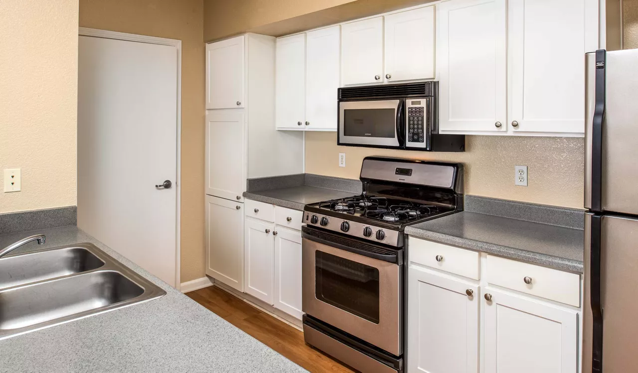 Monterey Grove Apartments - San Jose, CA - Kitchen
