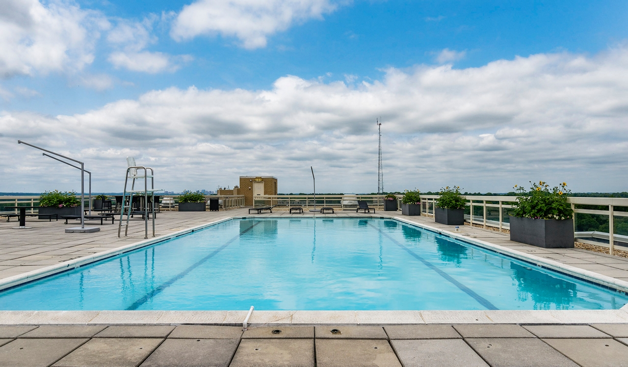 North Park Apartments - Chevy Chase, MD - Pool Deck