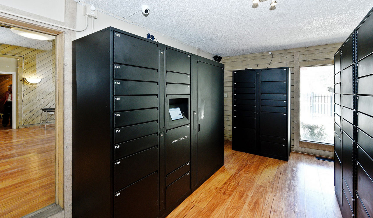 Creekside - Denver, CO - package lockers