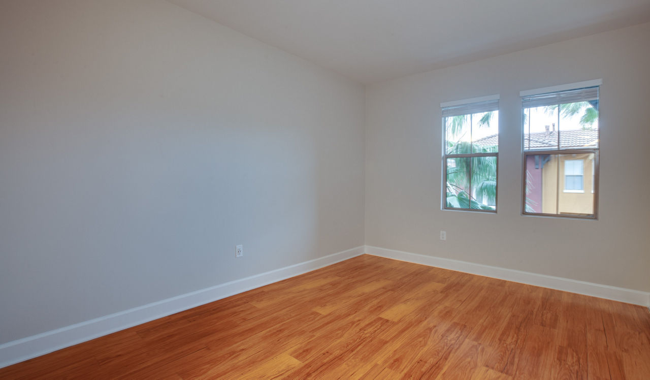 Palazzo East - Los Angeles, CA - Bedroom
