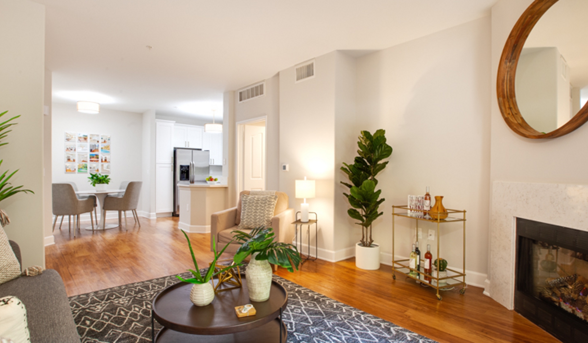 Palazzo East – Los Angeles, CA – Living room