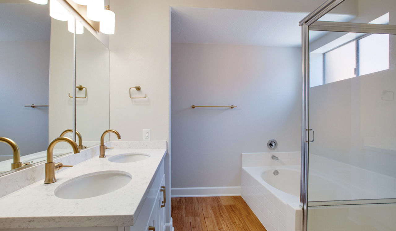 Palazzo East - Los Angeles, CA - Bathroom