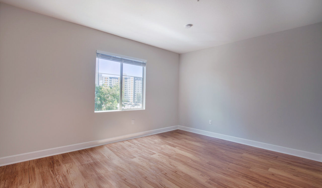Palazzo East - Los Angeles, CA - Bedroom