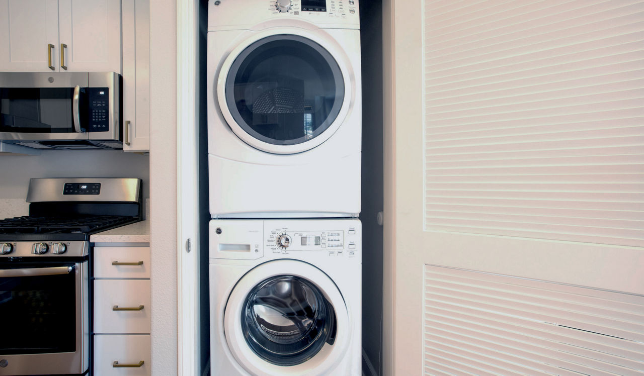 Palazzo East - Los Angeles, CA - Laundry