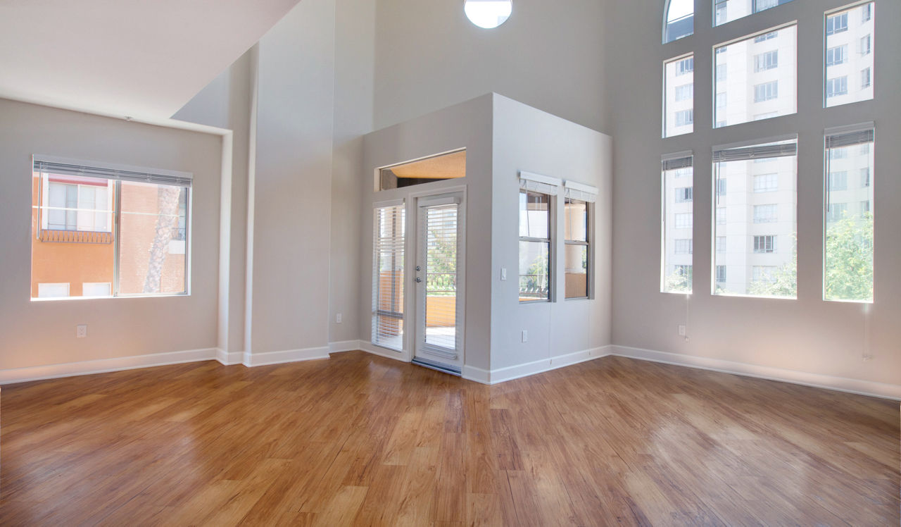 Palazzo East - Los Angeles, CA - Living Room