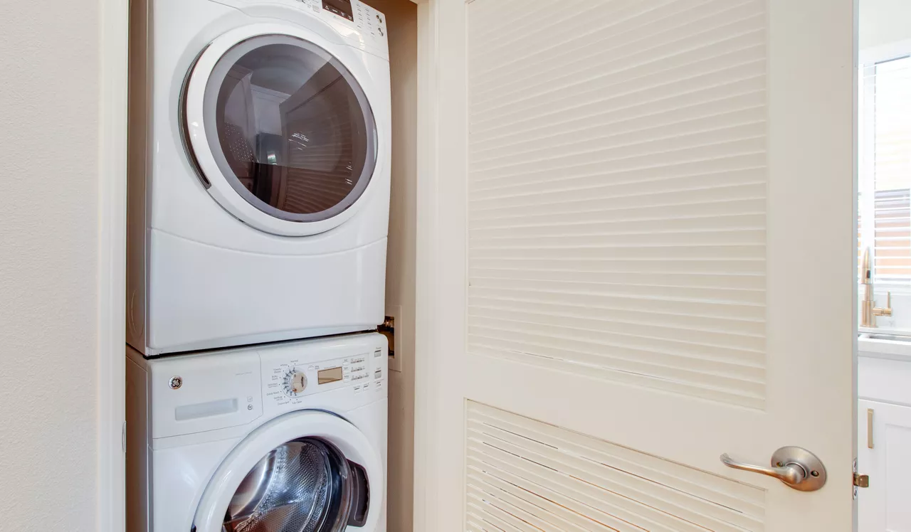 Palazzo East - Los Angeles, CA - Laundry