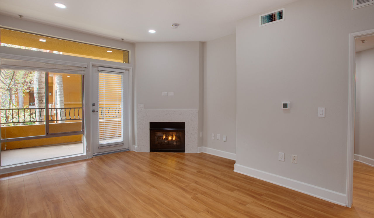 Palazzo East - Los Angeles, CA - Living Room