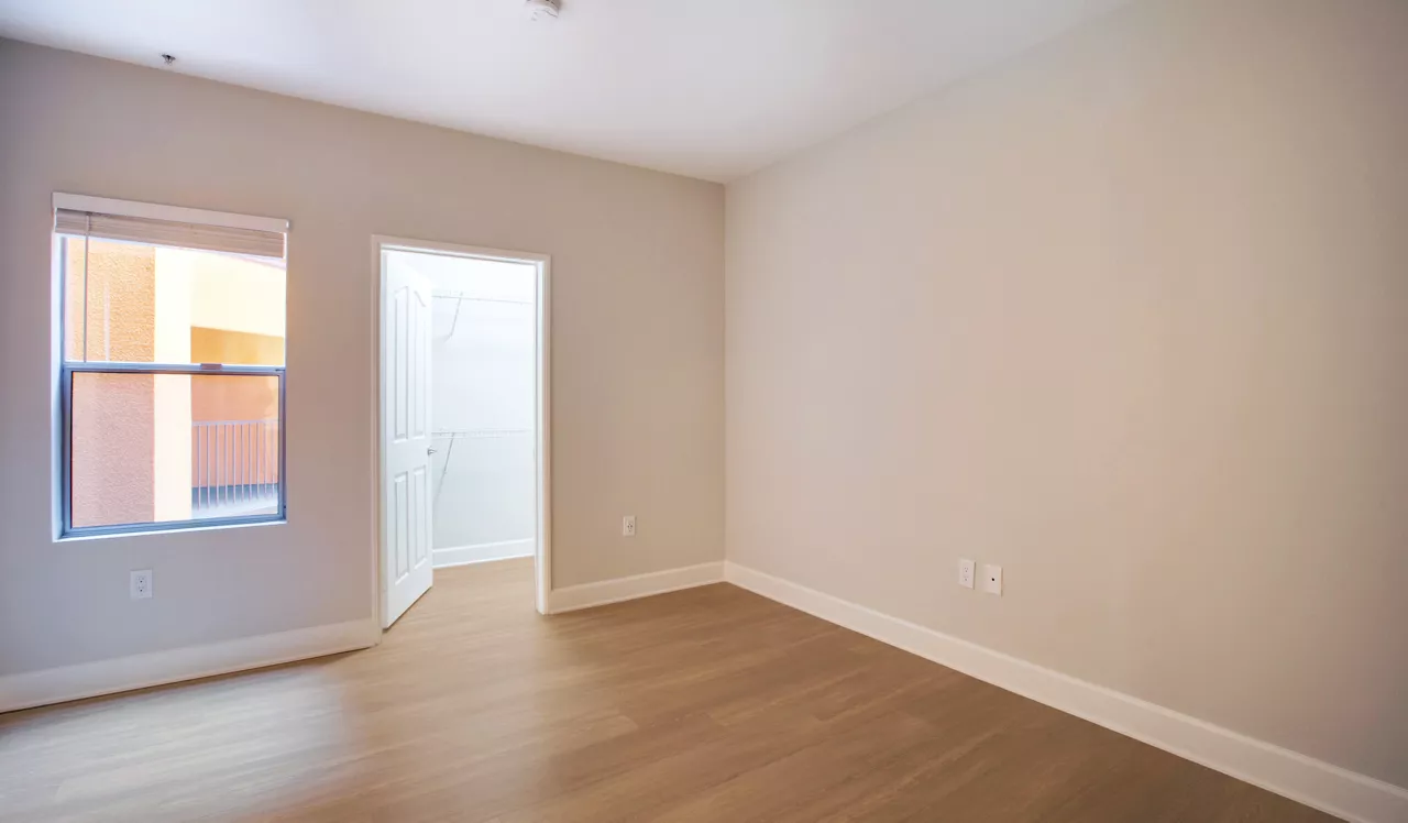 Palazzo East - Los Angeles, CA - Bedroom