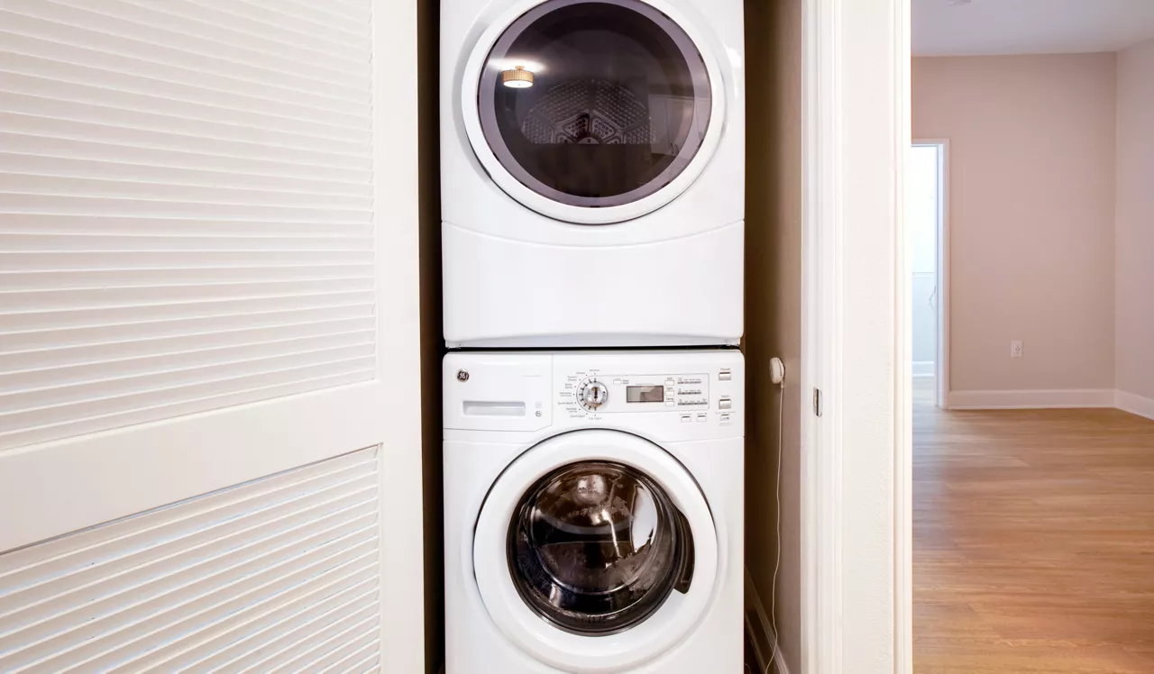 Palazzo East - Los Angeles, CA - Laundry
