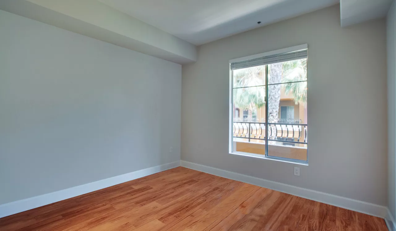 Palazzo East - Los Angeles, CA - Bedroom