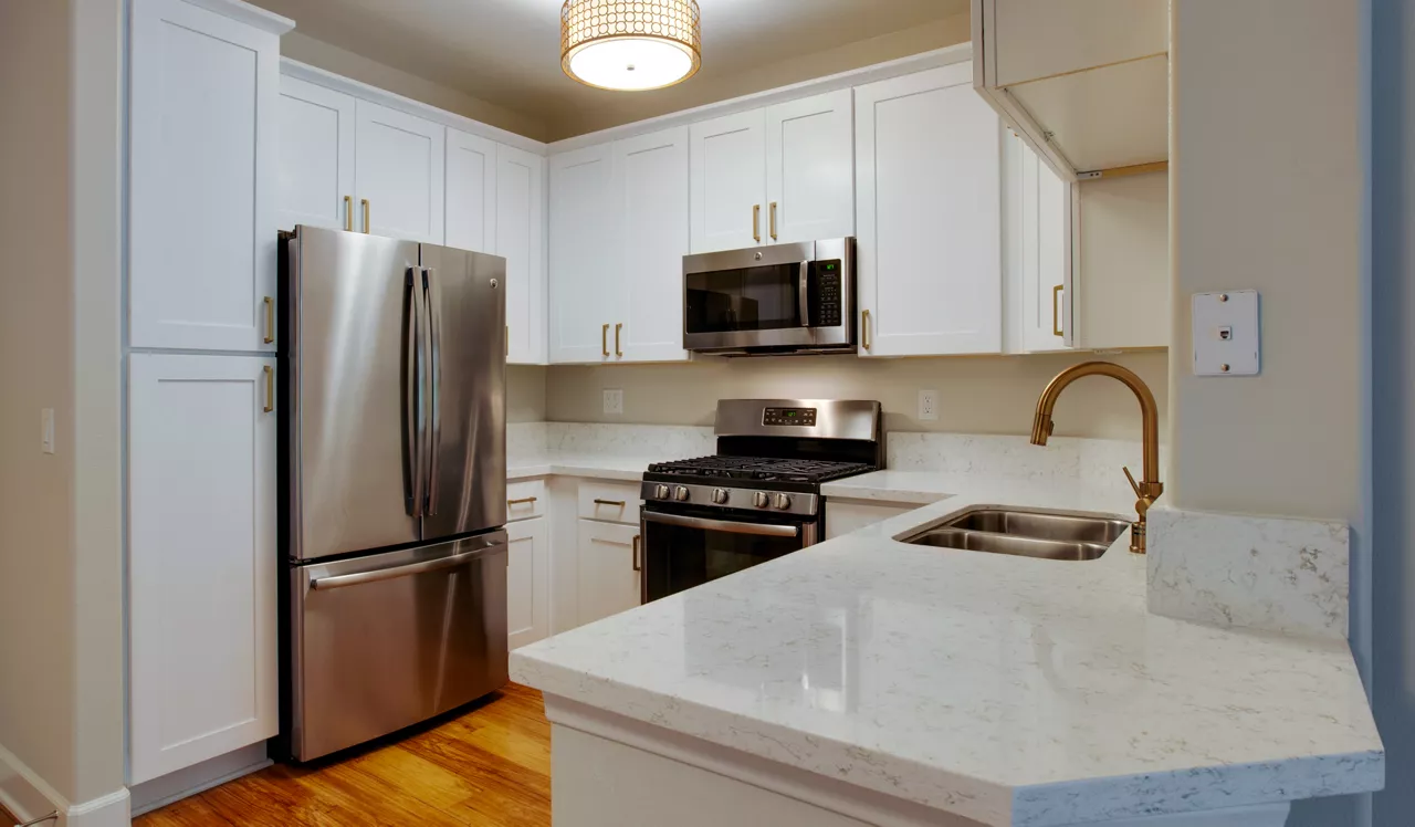 Palazzo East - Los Angeles, CA - Kitchen