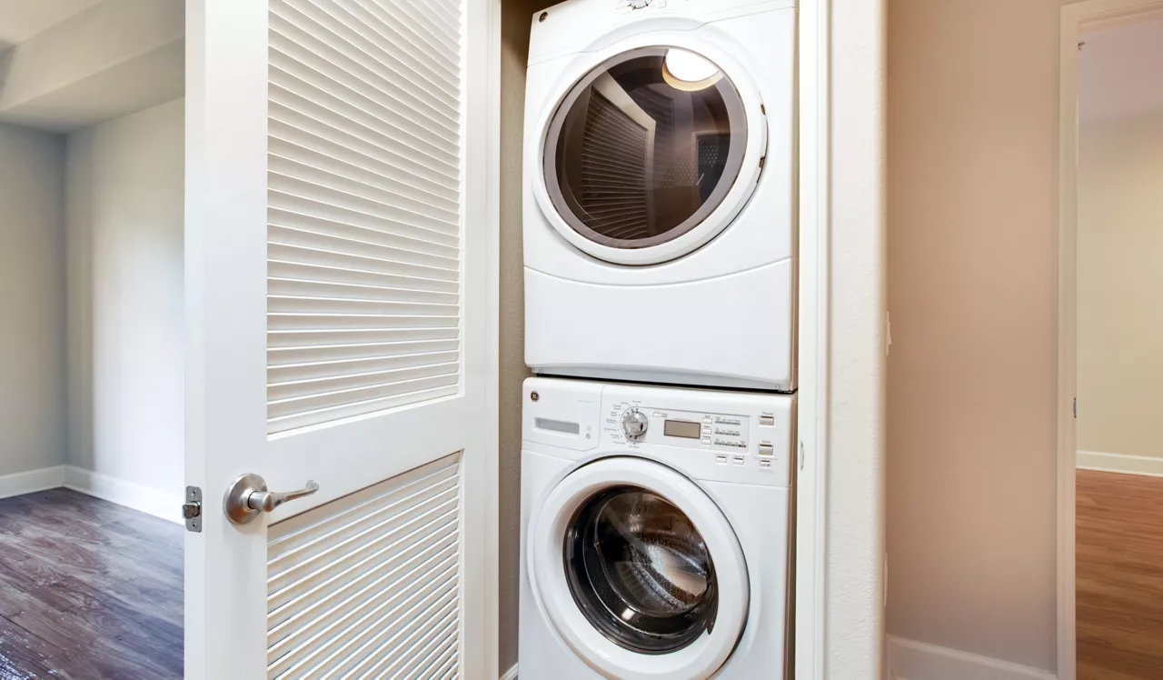 Palazzo East - Los Angeles, CA - Laundry