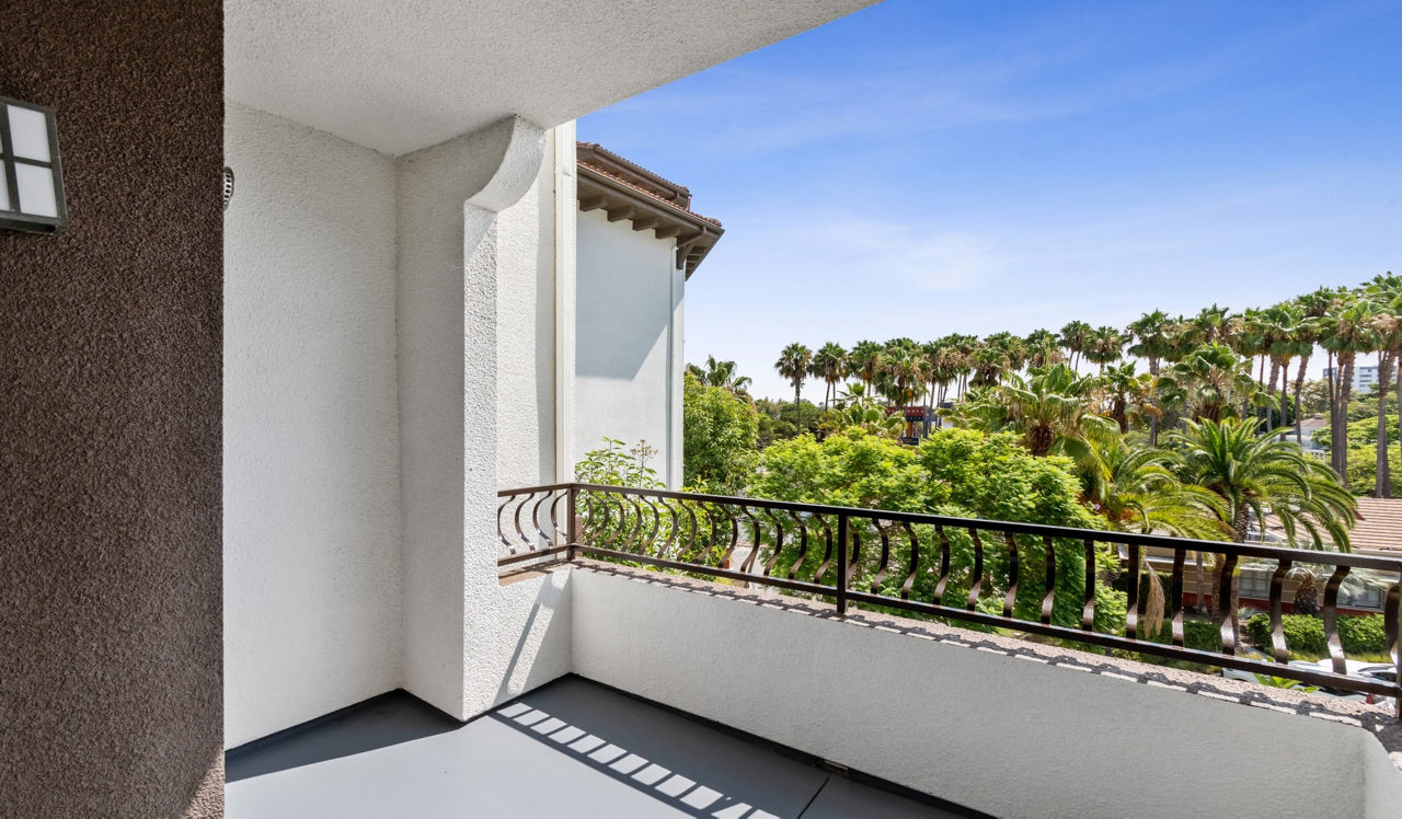 Palazzo West - Los Angeles, CA - Exterior Balcony