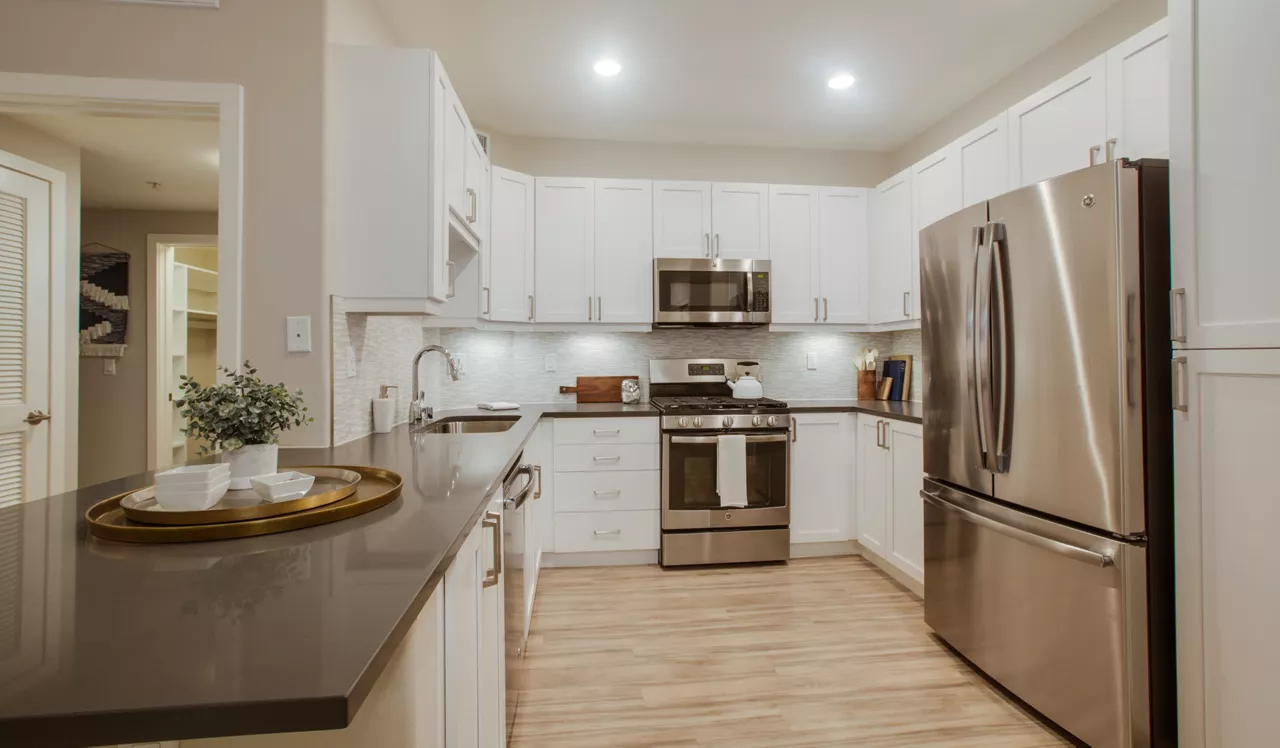 Palazzo West - Los Angeles, CA - Kitchen