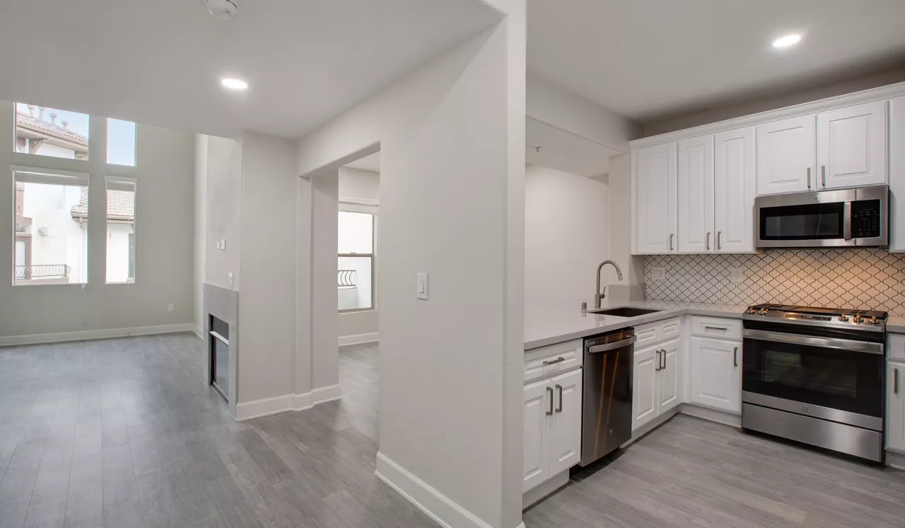 Palazzo West - Los Angeles, CA - Kitchen