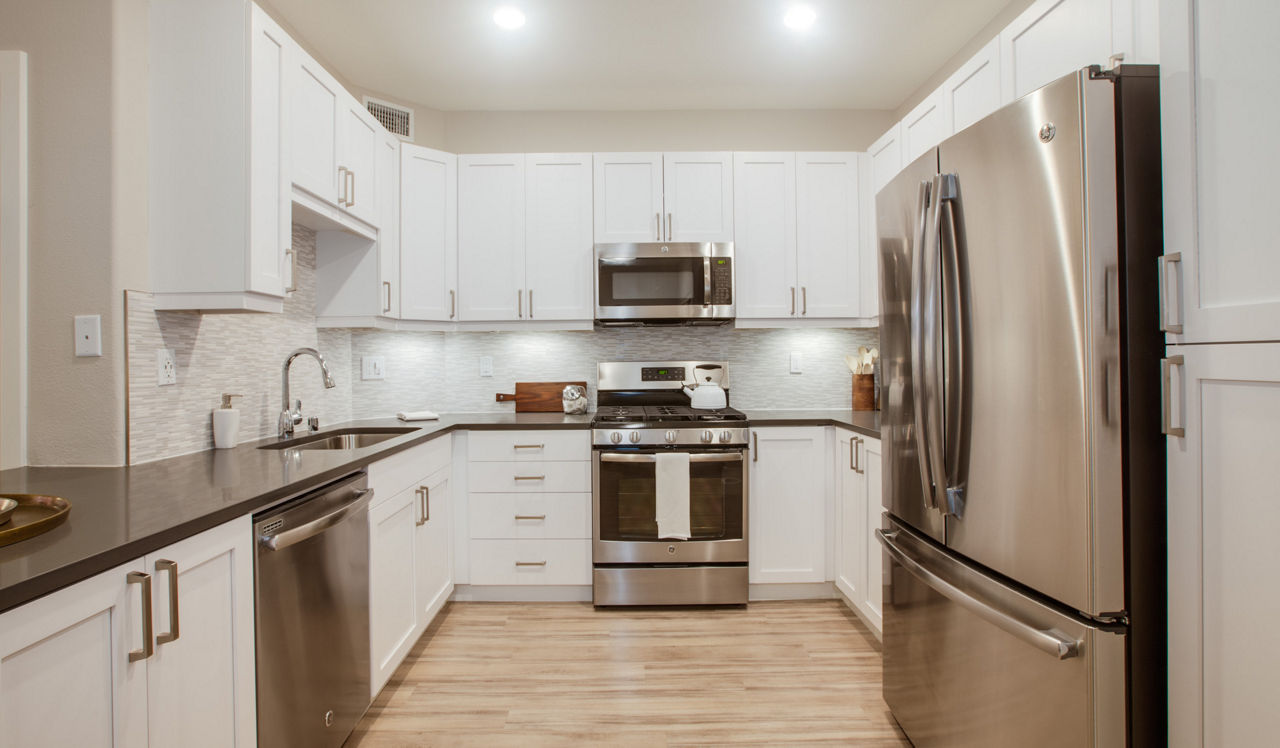 Palazzo West - Los Angeles, CA - Kitchen