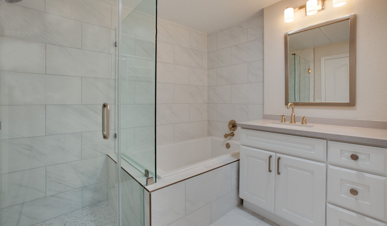 Palazzo West - Los Angeles, CA - Bathroom