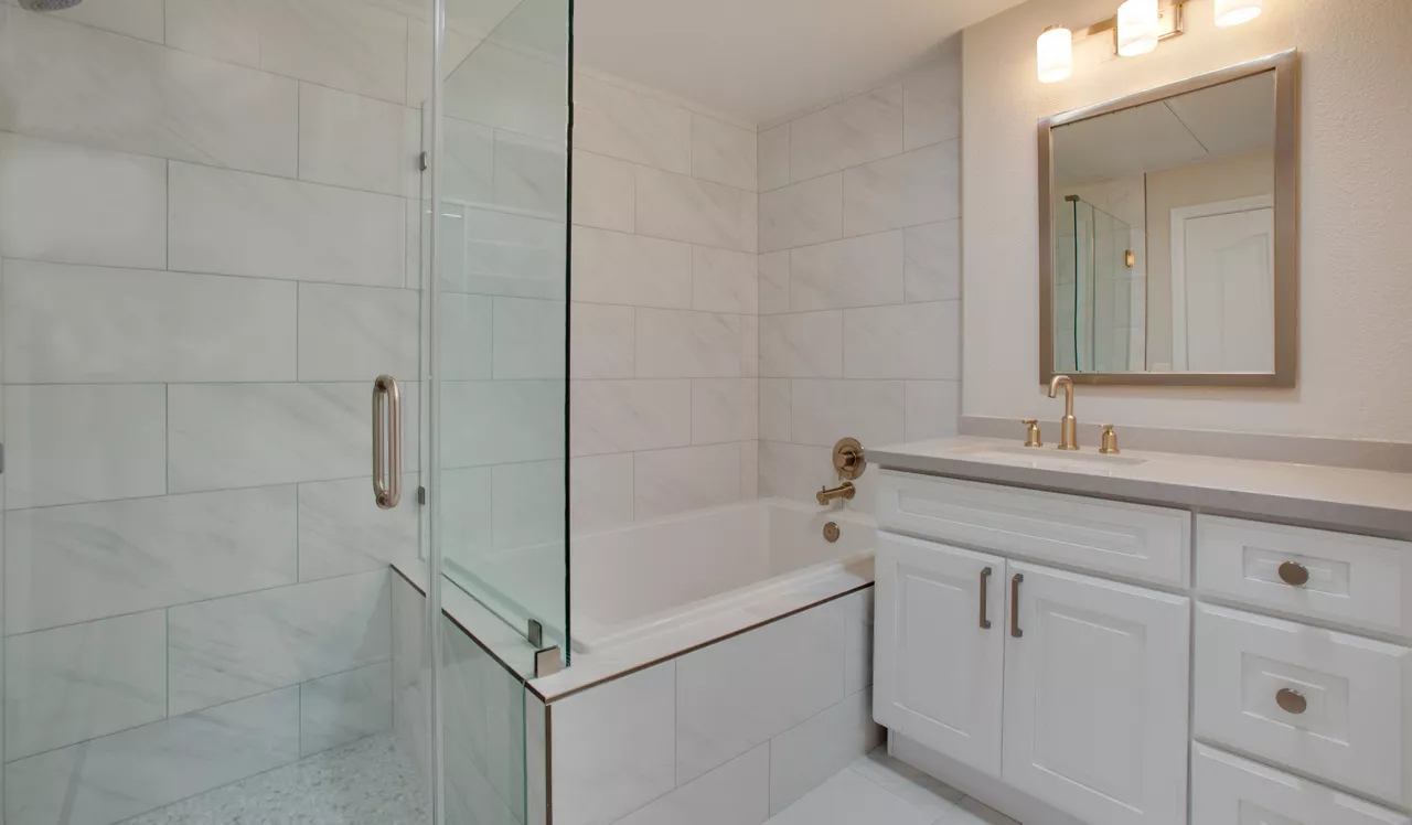 Palazzo West - Los Angeles, CA - Bathroom