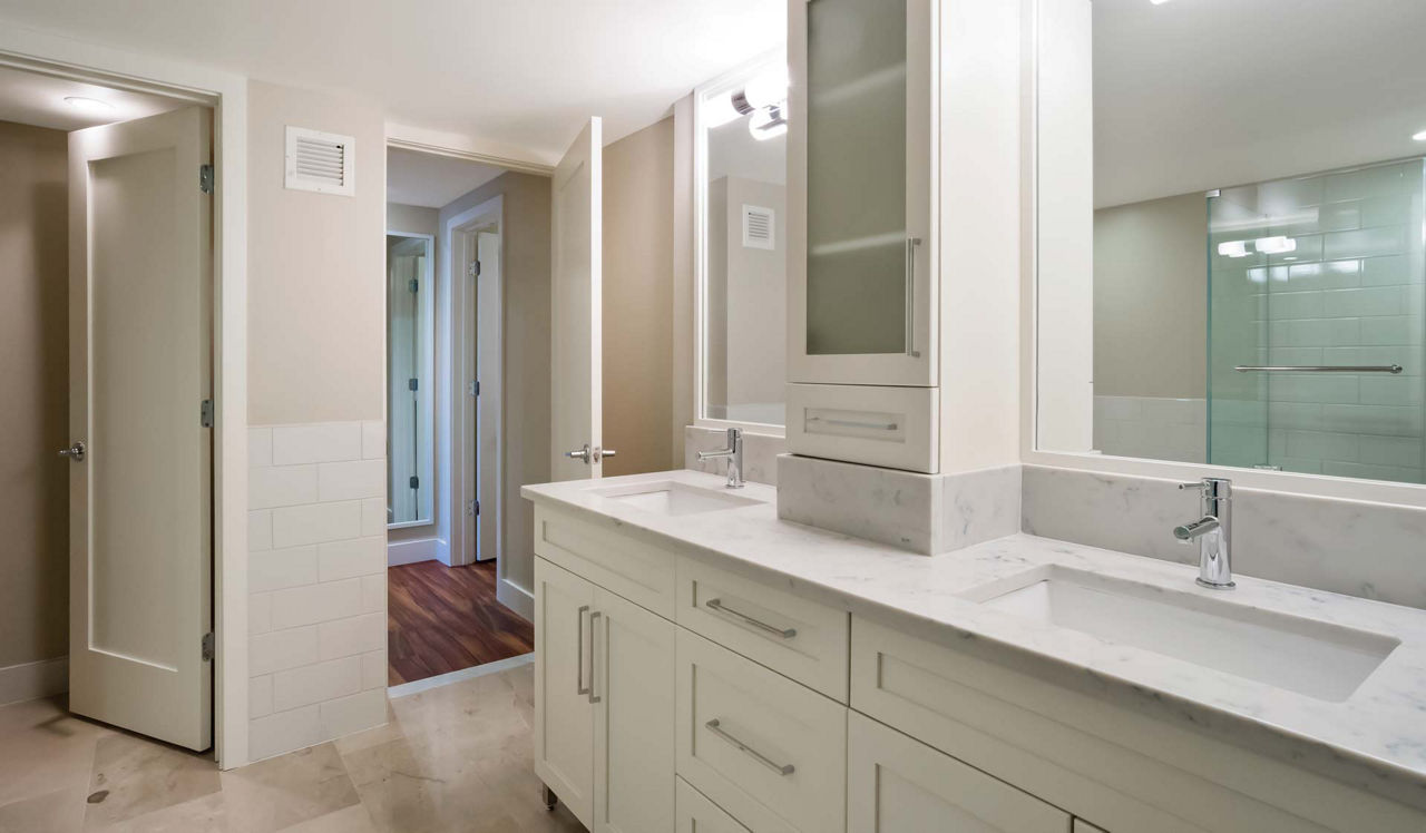 Park Towne Place Premier - Philadelphia, PA - bathroom