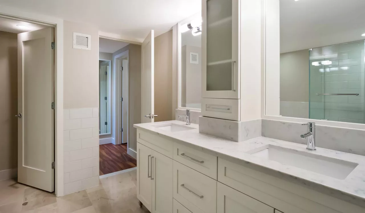 Park Towne Place Premier - Philadelphia, PA - bathroom