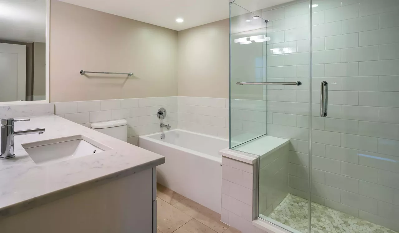 Park Towne Place Premier - Philadelphia, PA - Bathroom