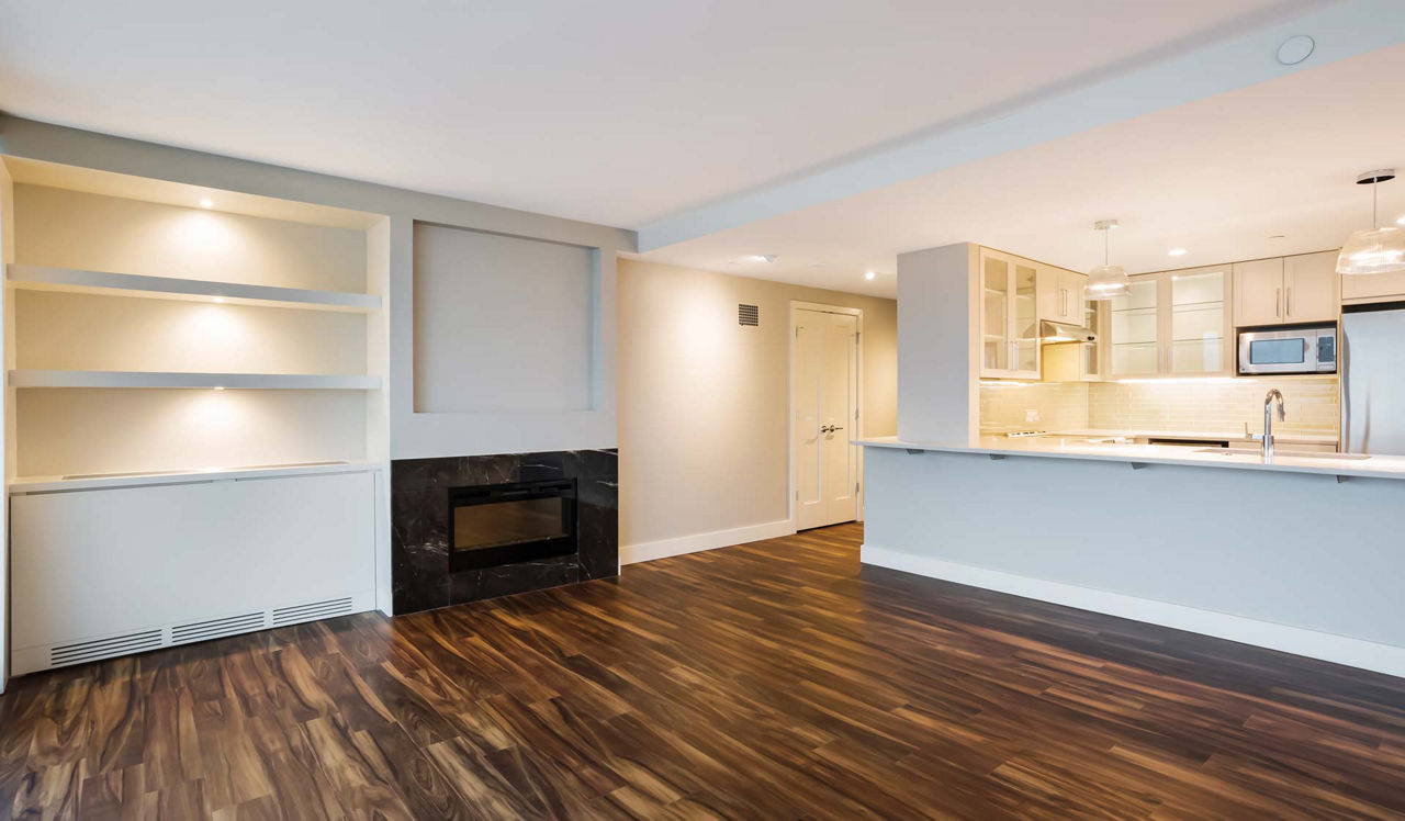 Park Towne Place Premier - Philadelphia, PA - Living Room