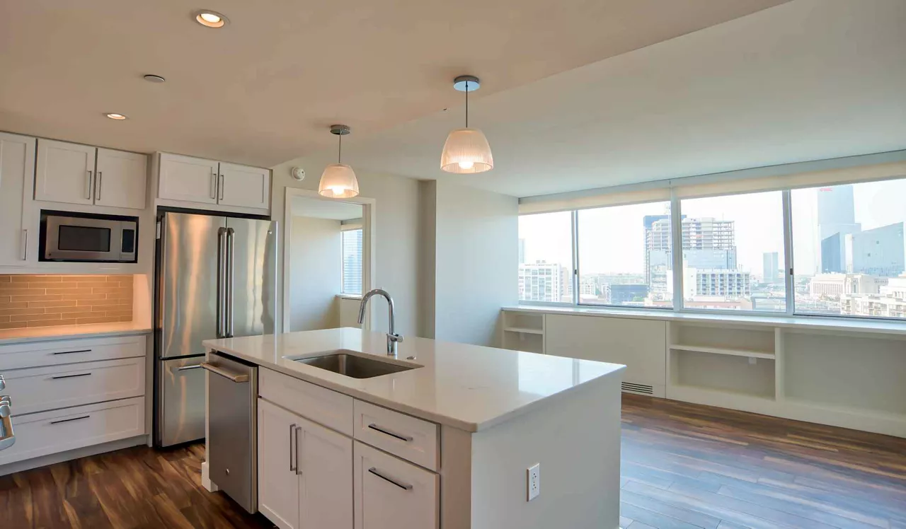 Park Towne Premier - Philadelphia, PA - Kitchen