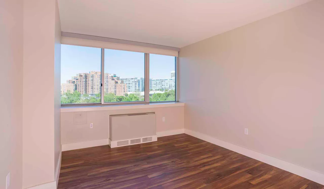 Park Towne Place - Philadelphia, PA - bedroom