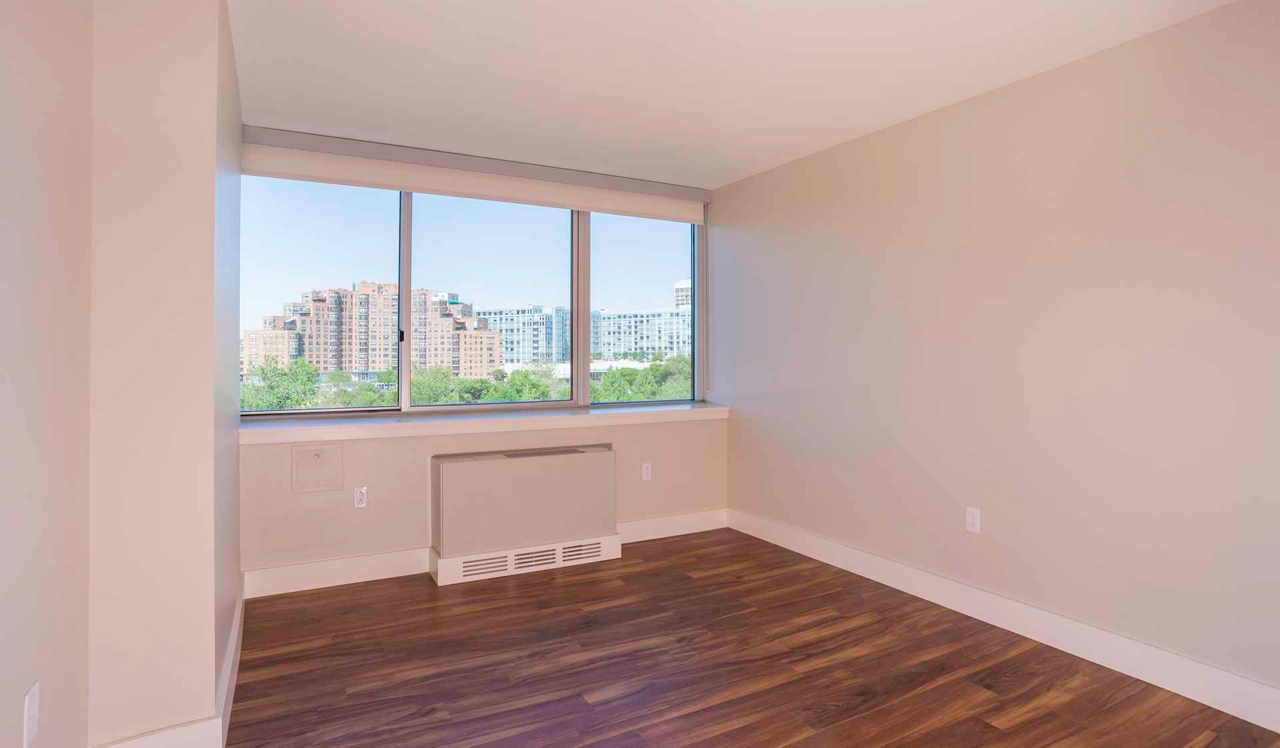 Park Towne Place - Philadelphia, PA - bedroom/
