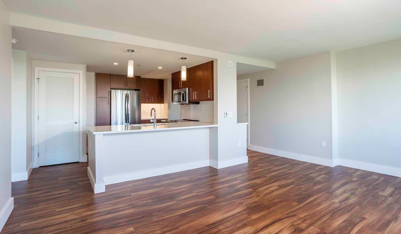 Park Towne Place - Philadelphia, PA - Living/