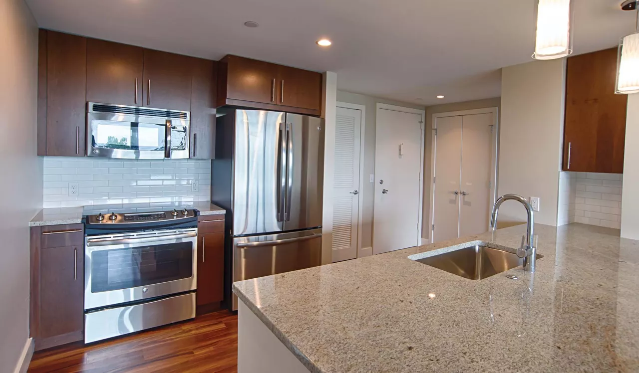 Park Towne Place Premier - Philadelphia, PA - Kitchen