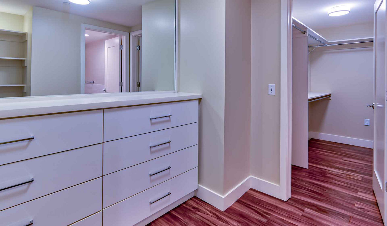 Park Towne Place - Philadelphia, PA - closet