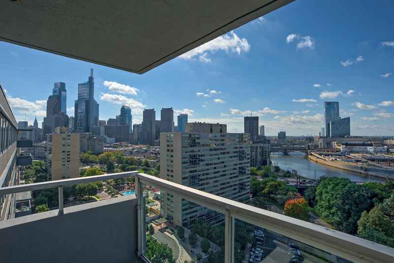 Park Towne Place Apartments - Philadelphia - Penthouse - Kitchen