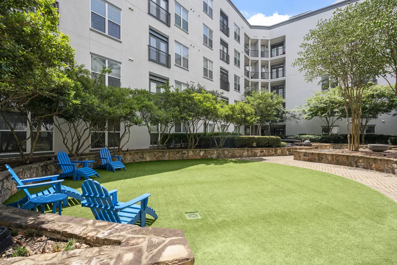 Park & Market - Raleigh, NC - Courtyard