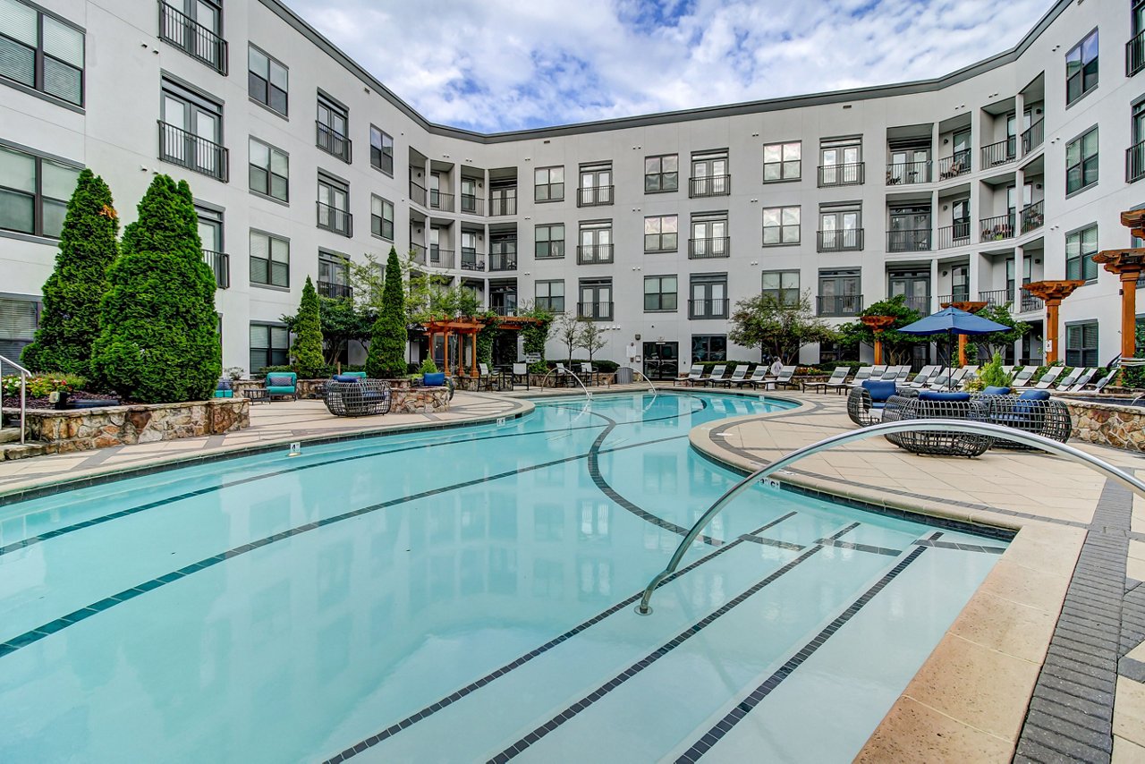 Park and Market - Pool