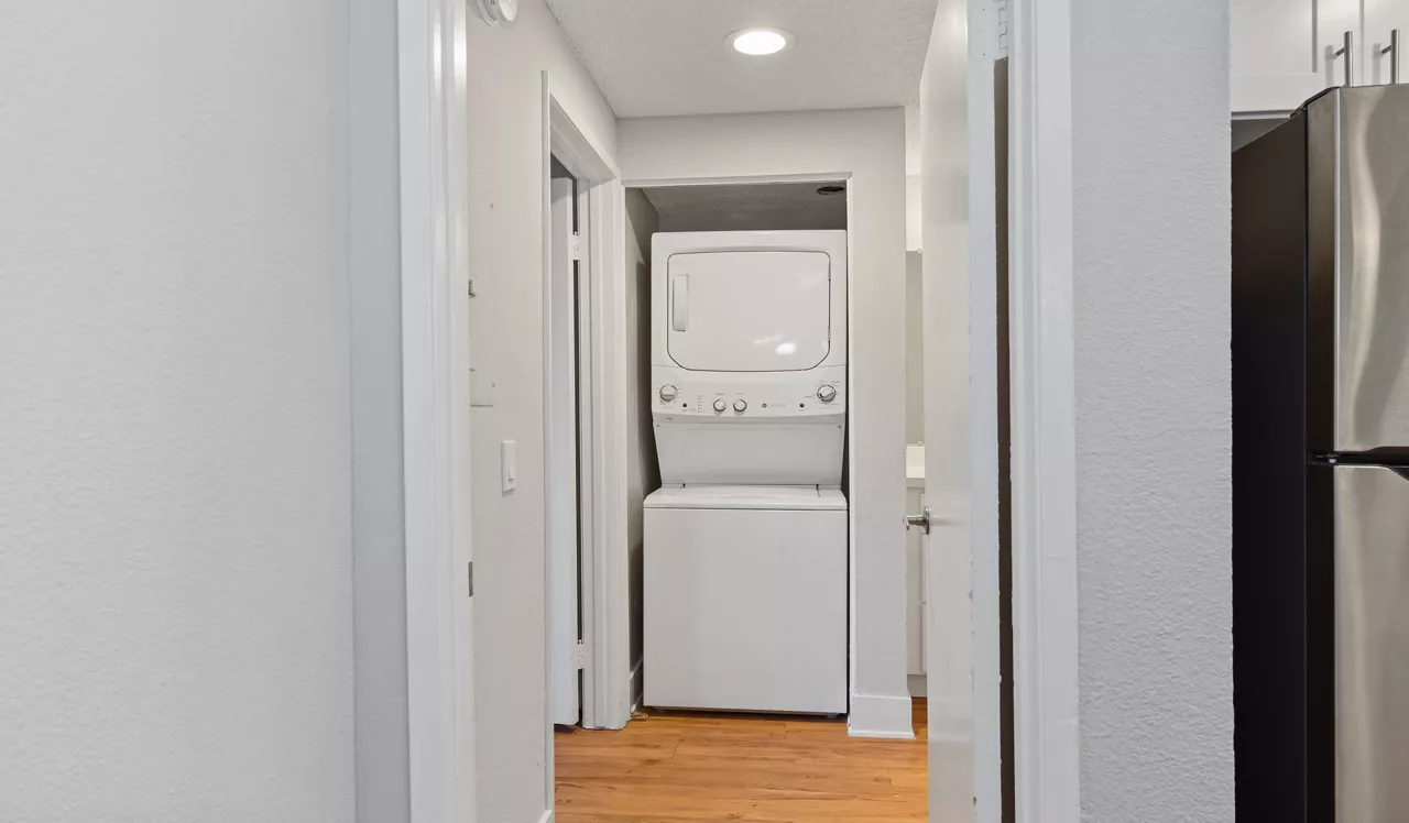 Hidden Cove - Escondido, CA - Laundry