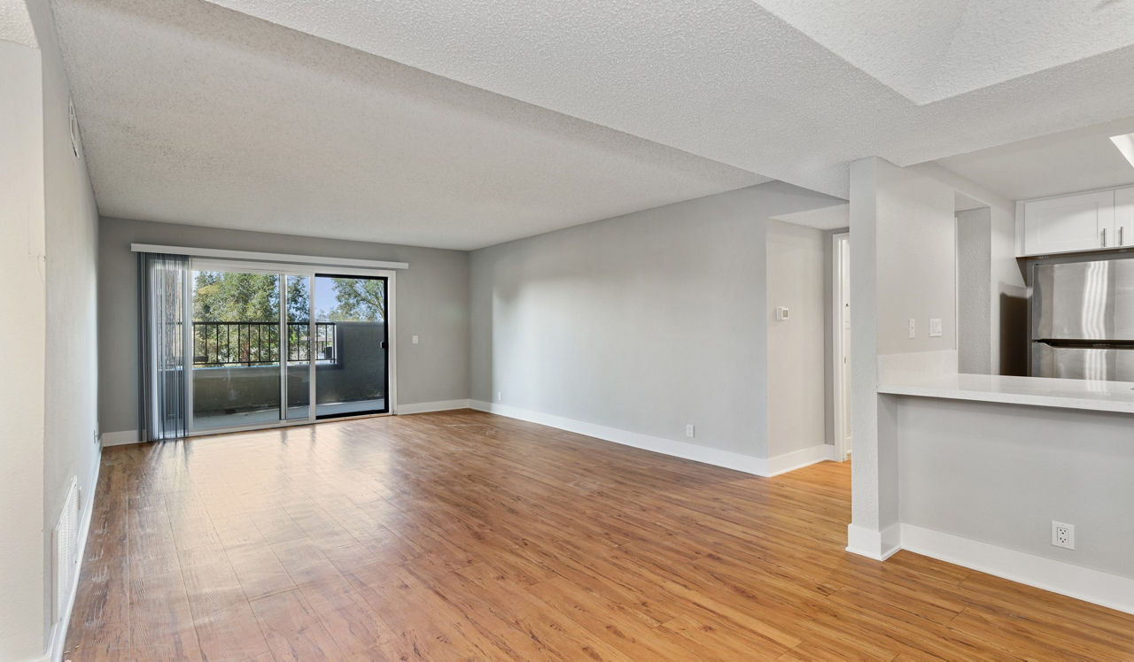 Hidden Cove - Escondido, CA - Living Room