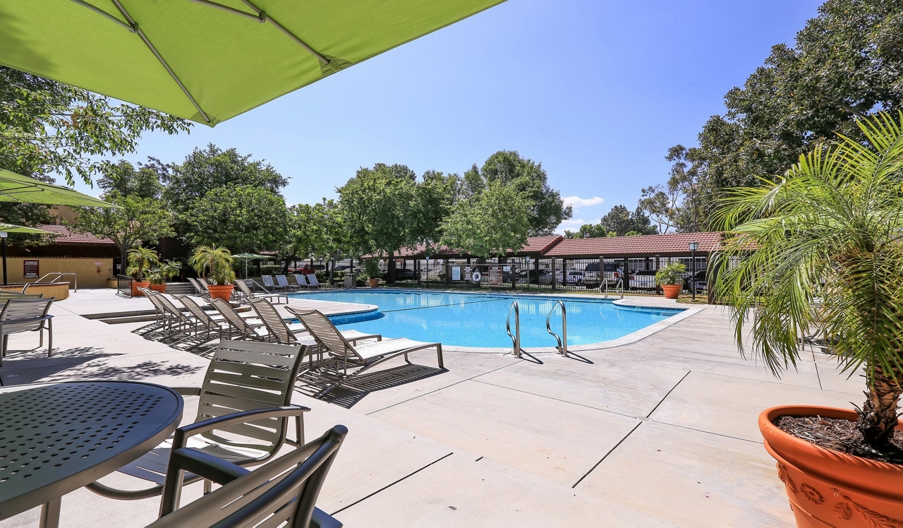 Indian Oaks Apartments - Simi Valley, CA - Pool