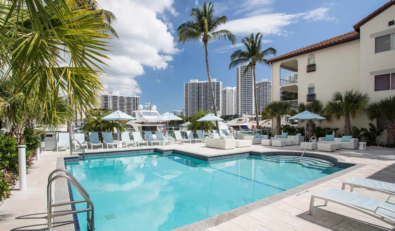 Waterways Village Apartments - Aventura, FL - pool