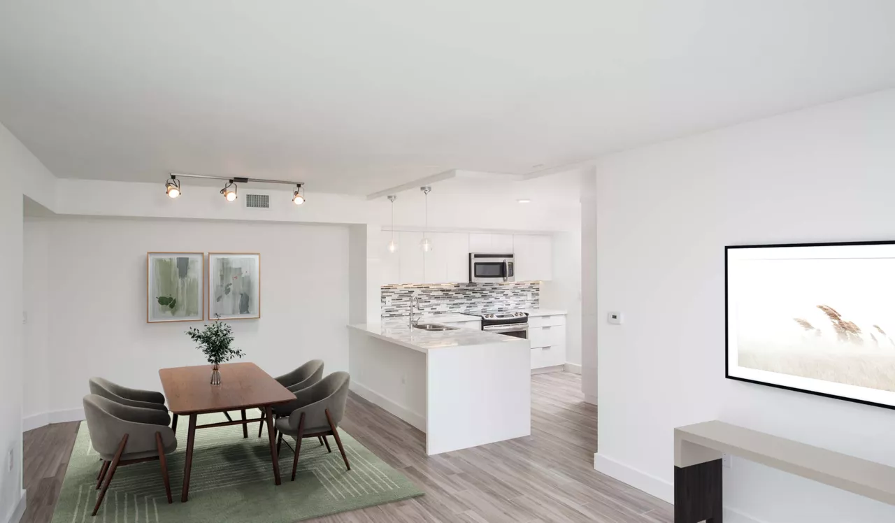 Waterways Village - Aventura, FL - Dining Room