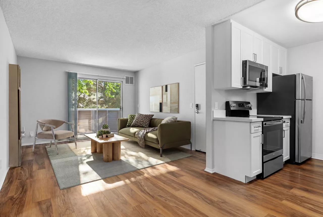Mariner's Cove - San Diego, CA - Living Room