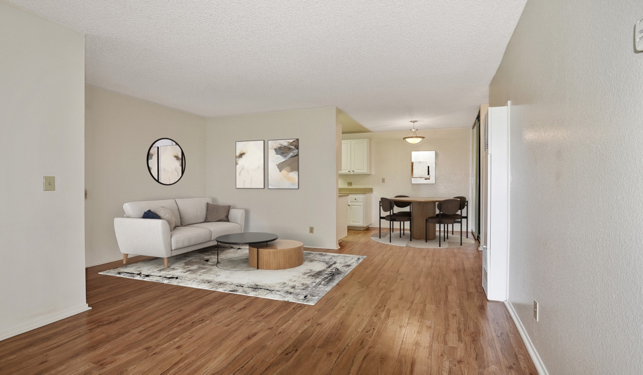Mariners Cove Apartments - San Diego, CA - living room